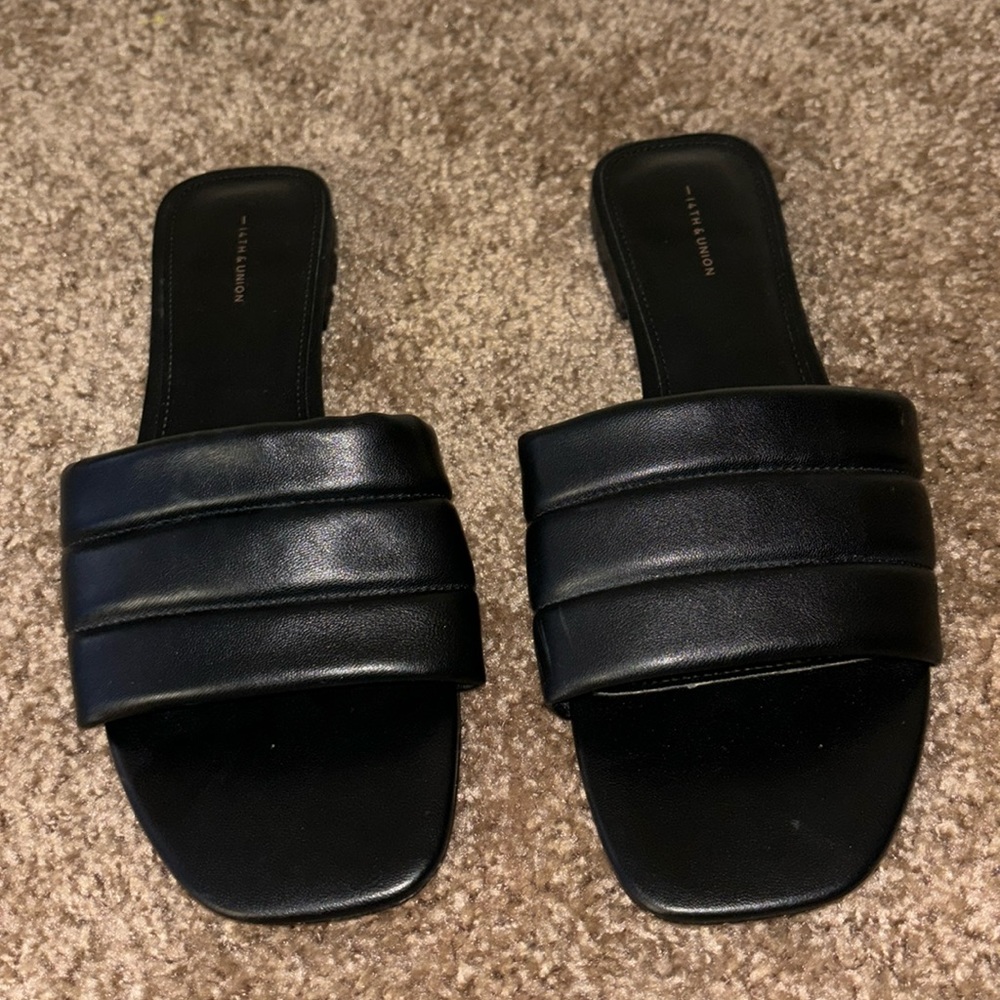 14th & Union Black Sandal - Picture 1 of 4